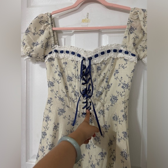 Only worn once used like new dress - Picture 3 of 4